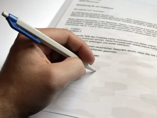 Jak napisać podanie o nauczanie indywidualne - krok po kroku do sukcesu